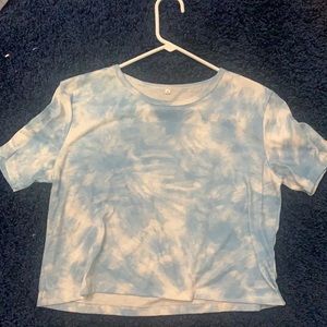 tied dyed light blue cropped t shirt